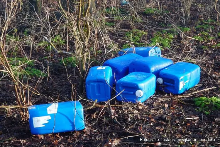 Mogelijk drugsafval gedumpt in Middenmeer