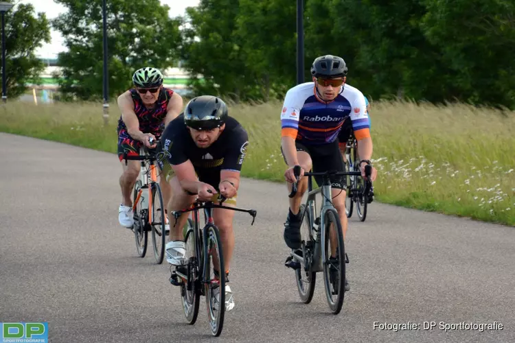 Stad van de Zon Triathlon voortijdig gestaakt vanwege gevaarlijke fietsdrempel