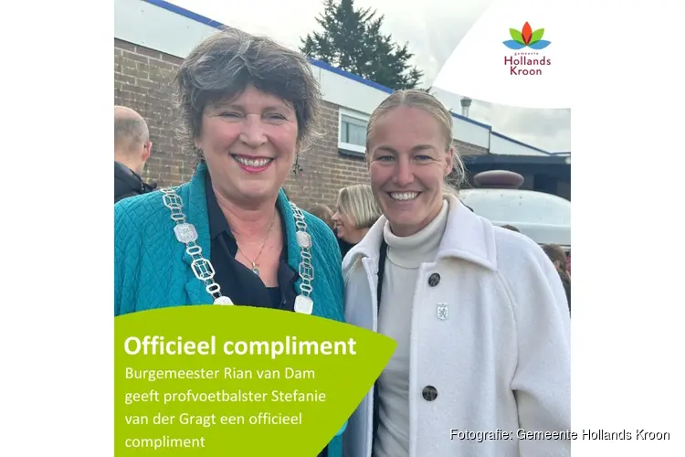 Durf te dromen! Burgemeester Rian van Dam geeft profvoetbalster Stefanie van der Gragt een officieel compliment!