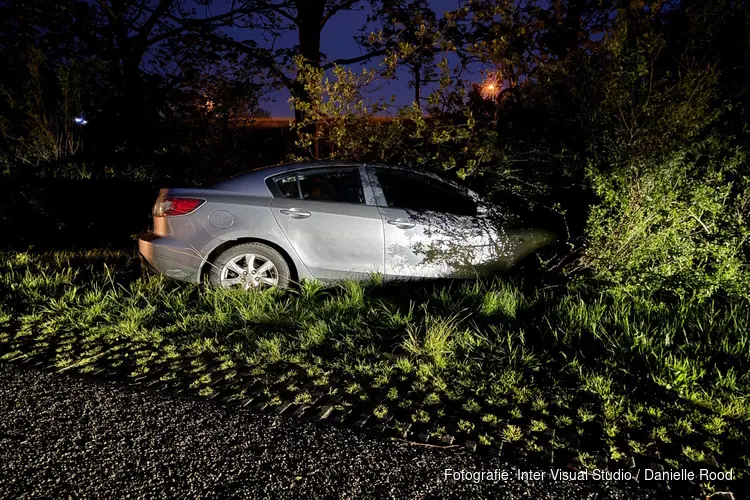 Automobilist verliest macht over het stuur in Middenmeer