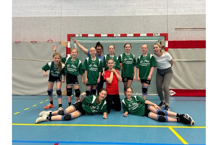 Meisjes Sint Janschool derde op NK Schoolhandbal