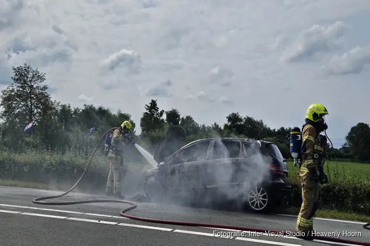 Auto in brand op N241 bij Zijdewind