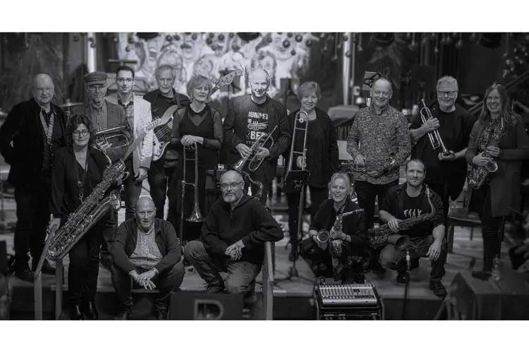 Expostie Vatropse School met optreden van Bigband Frankie goes to