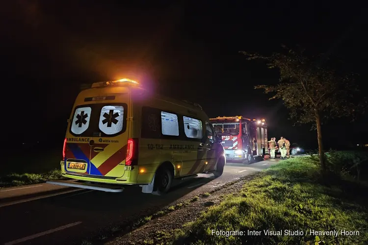 Bromfietser rijdt sloot in, in Barsingerhorn