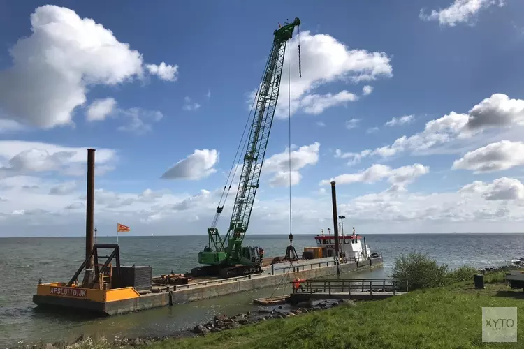 Nieuwe drijvende recreatiesteiger Oude Zeug