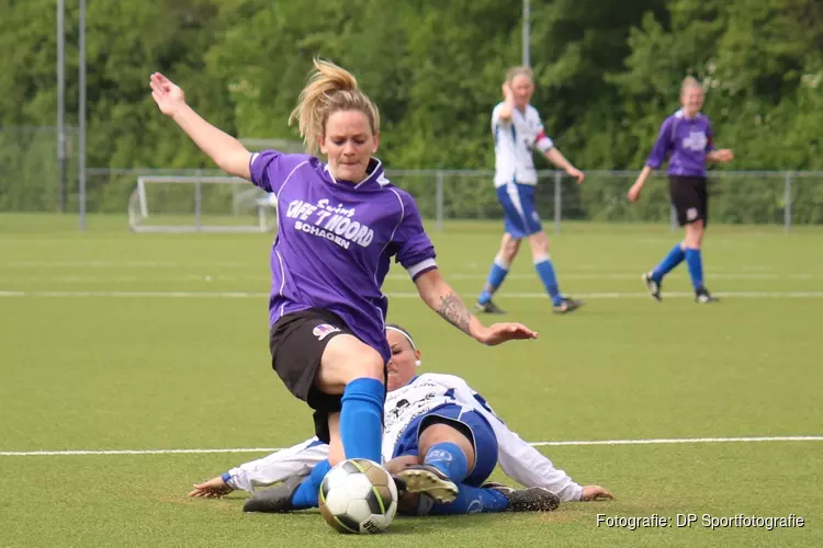 Bizarre ontknoping in 2e Klasse E: Winkel VR1 kampioen