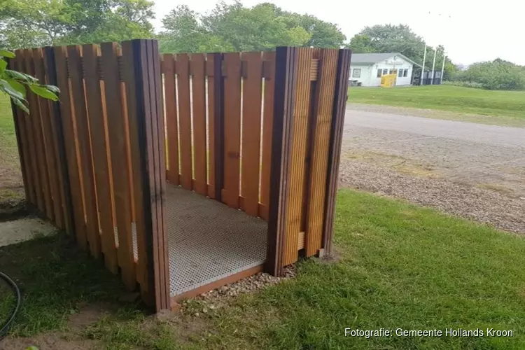 Nieuwe douchegelegenheid en kleedscherm bij Lutjestrand