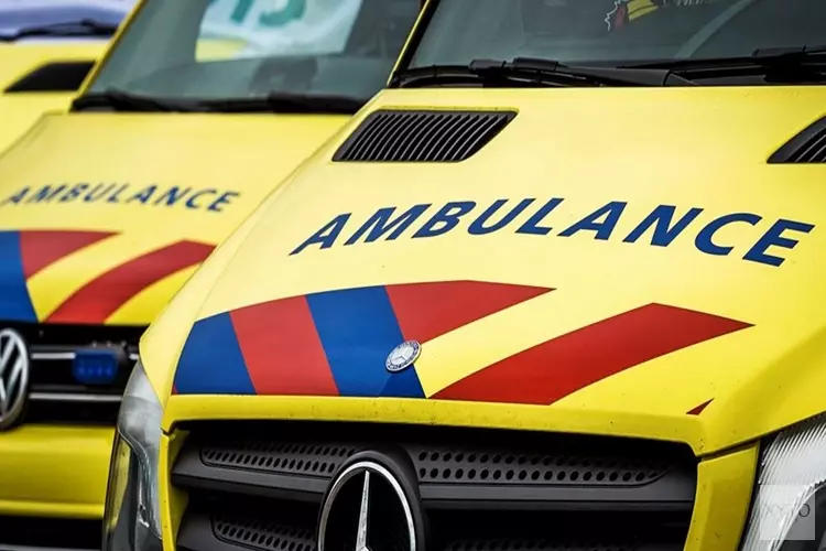 Motorrijder gewond bij botsing met auto in Anna Paulowna