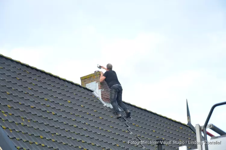 Eigenaar woning probeert brand te blussen