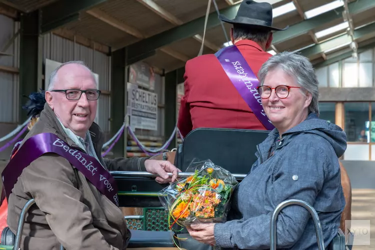 Piet treedt af Na 24,5 jaar voorzitterschap neemt ’rots-in-de-branding’ afscheid