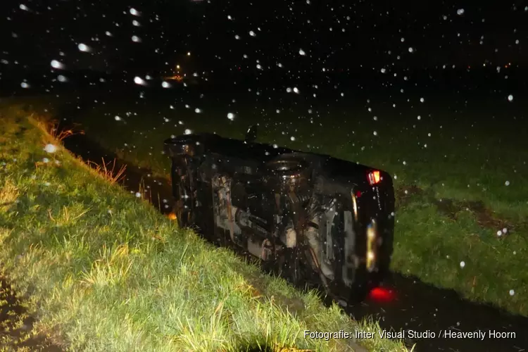 Auto te water in Zijdewind